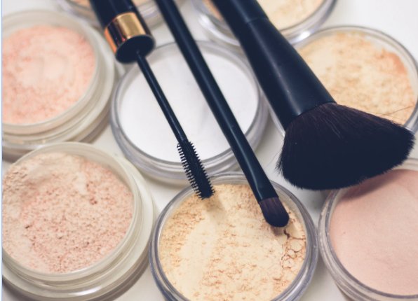 The Pros And Cons Of Using Mineral Makeup